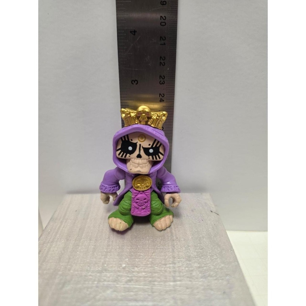 Queen Glowena from the Treasure X: King's Gold series rare replacement Toy